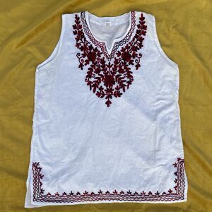 Highness White with Embroidered Floral Pattern Tunic Size 2X